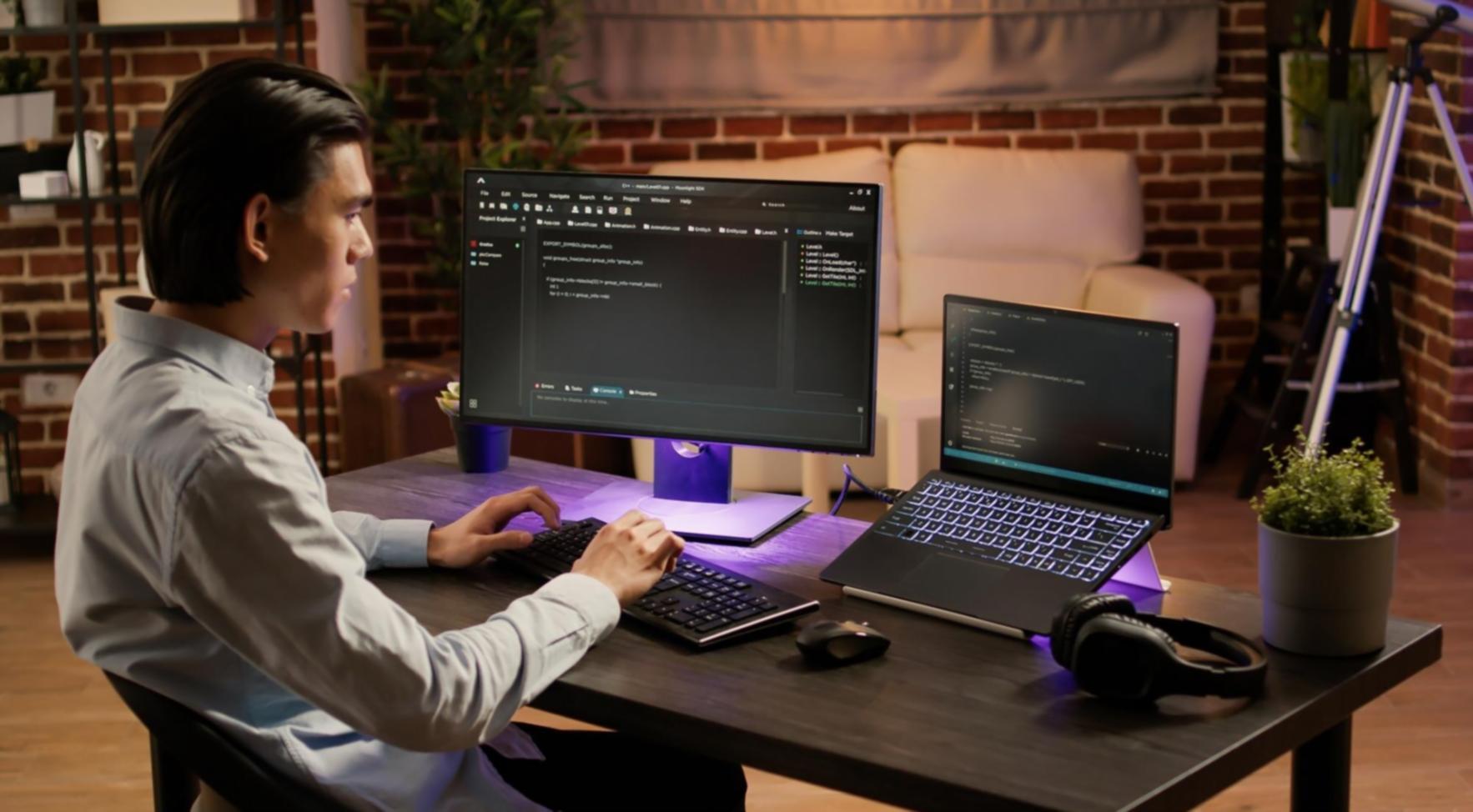 Studenten arbeiten an praktischen Link-Building-Projekten